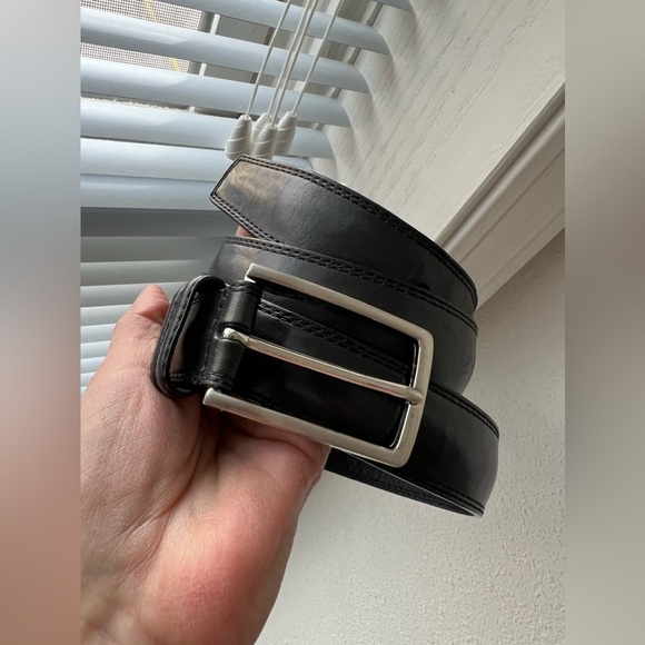 Michael Kors | Men's Italian Leather Belt Black | Size 42 | Silver Buckle - Picture 5 of 9